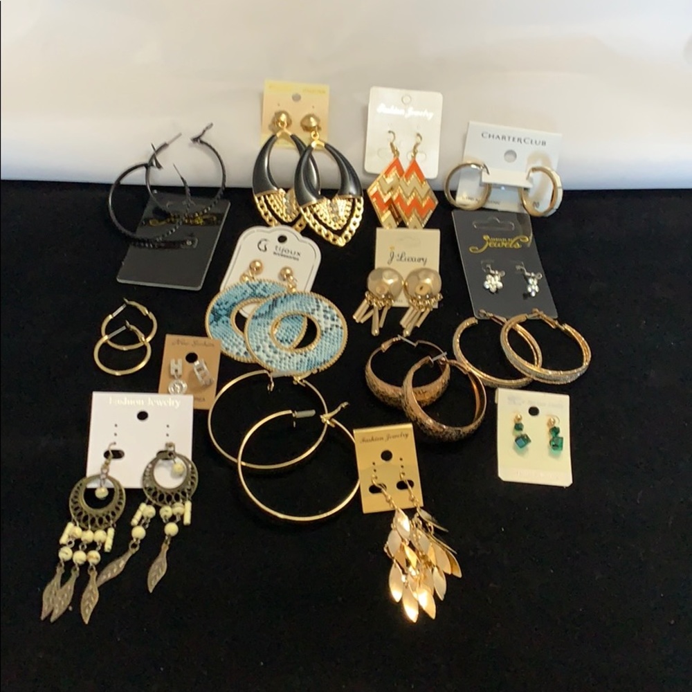 15 Earring sets.